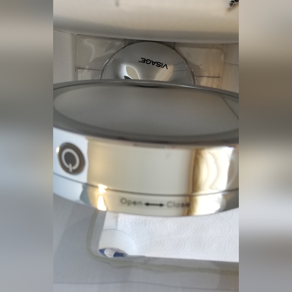 ๐ธ2 for $10๐ธ Lighted makeup mirror, ring light, brand new - Picture 11 of 12